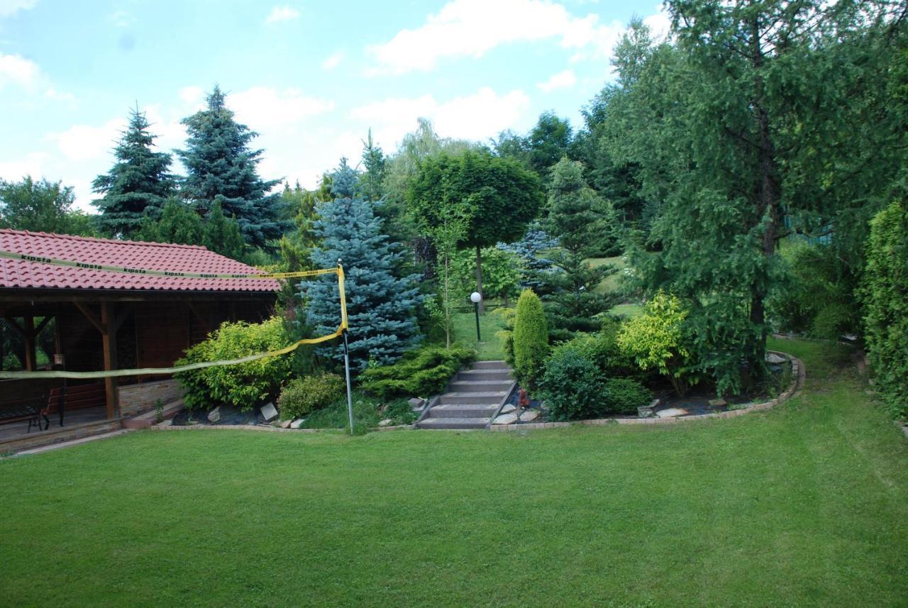 Dom Z Ogrodem Villa Limanowa Exterior photo